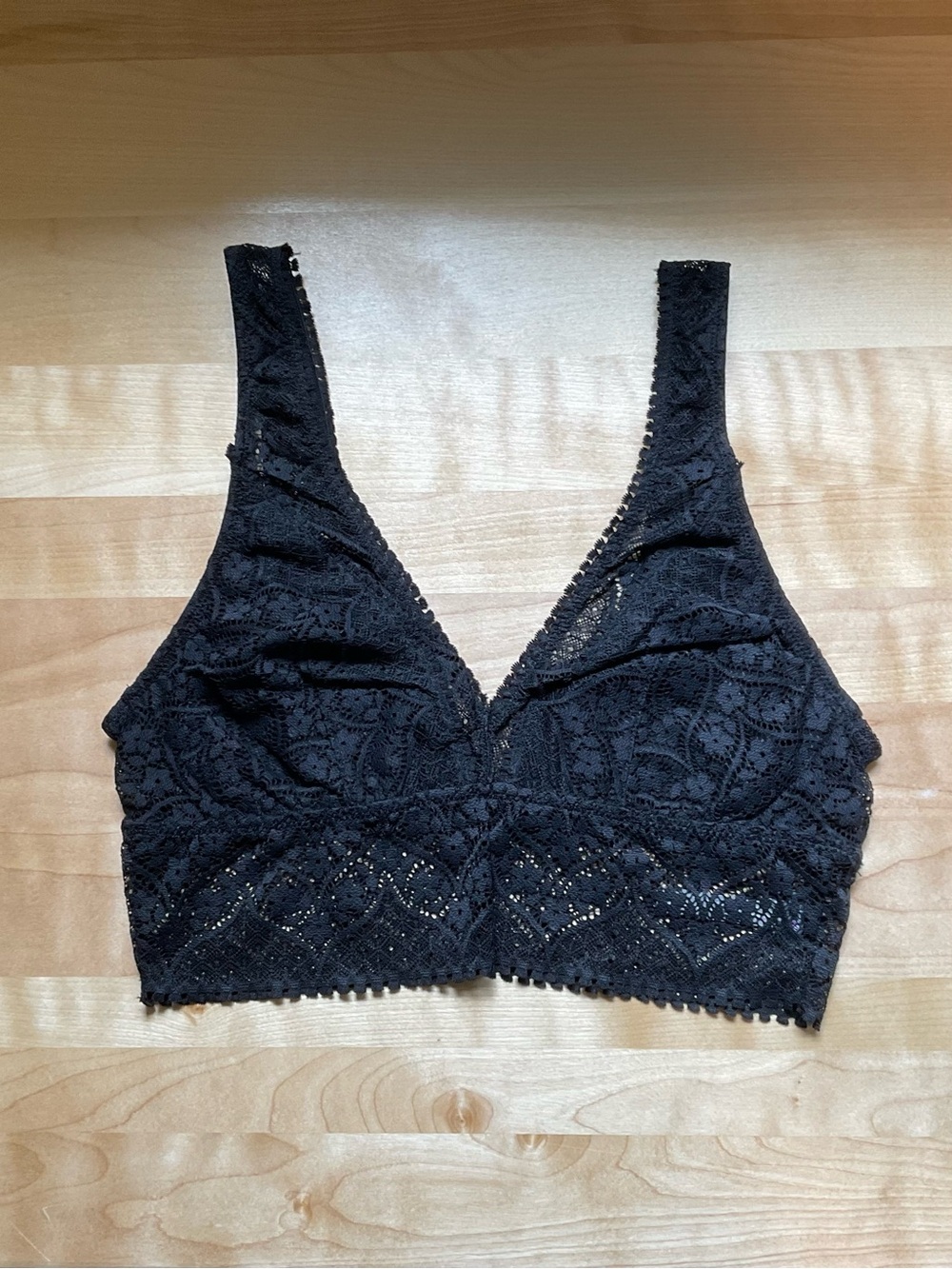 Like New! Aerie Lace V-Neck Bralette Black M Medium